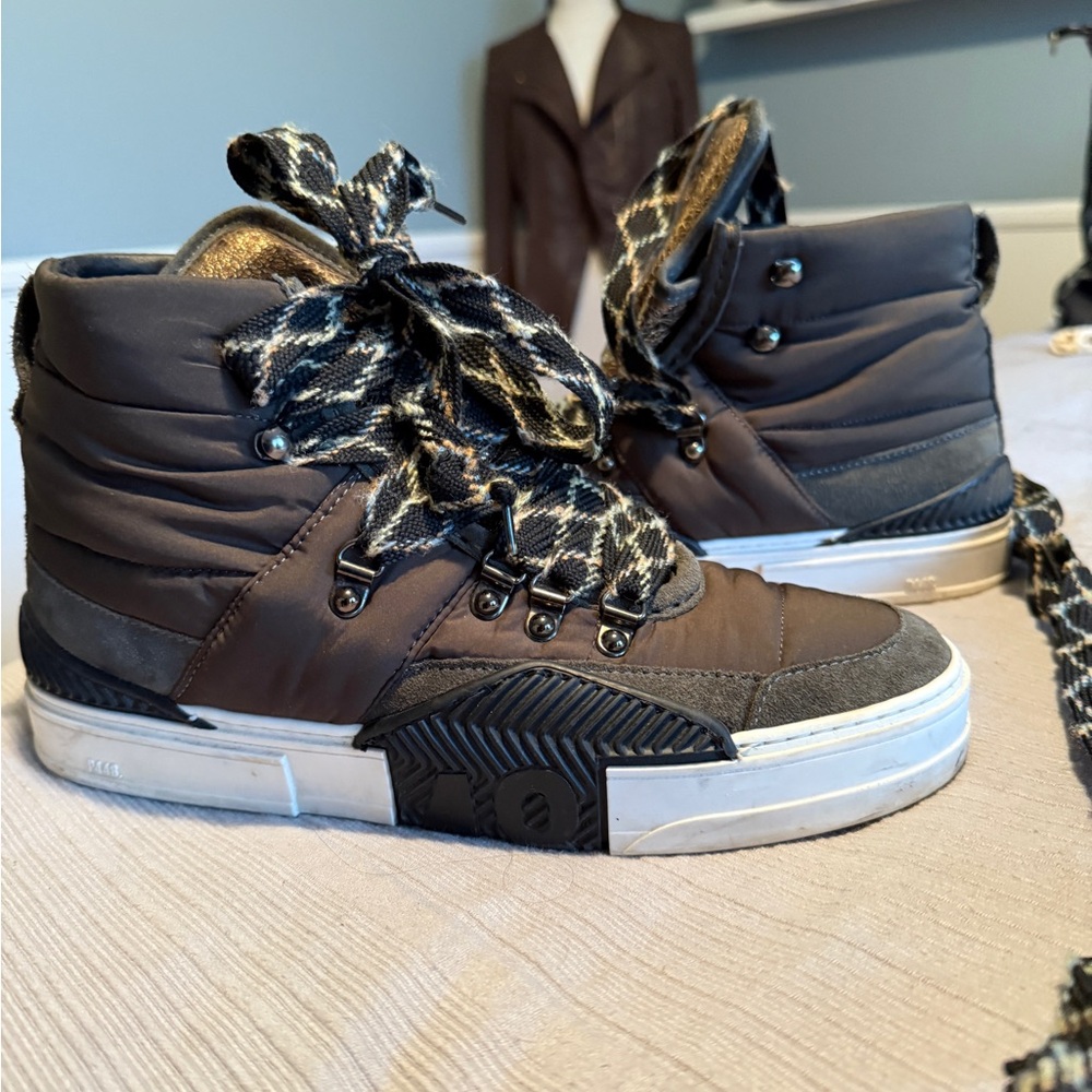 P448 Brown and Gold High-Tops